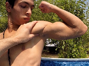 Muscle Worship - Summer Garden